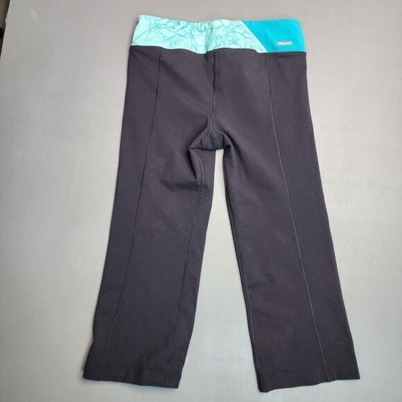 The‎ North Face Cropped Leggings Women's S Flared Black Blue Pattern Vapor Wick - Picture 9 of 11
